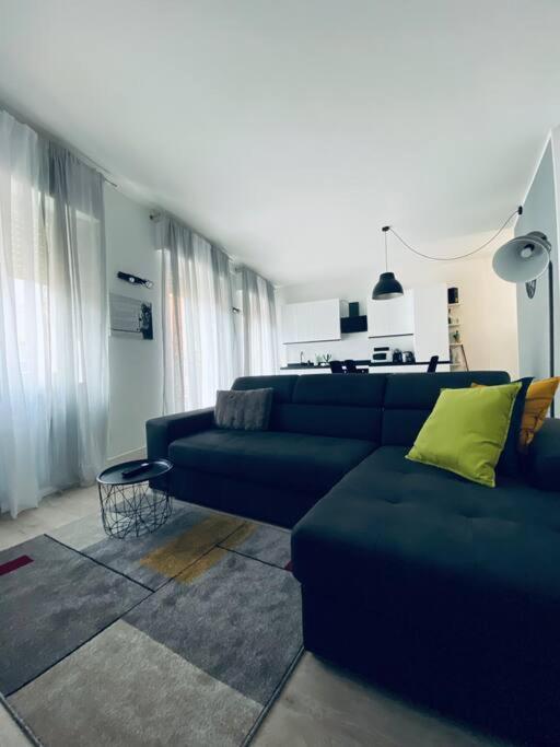 Sun Street Apartment เวโรนา ภายนอก รูปภาพ