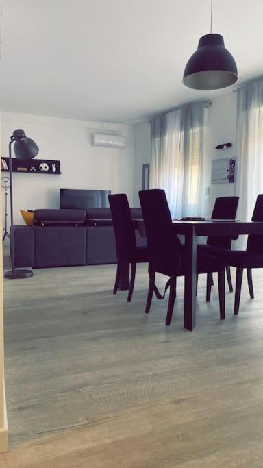 Sun Street Apartment เวโรนา ภายนอก รูปภาพ