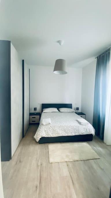 Sun Street Apartment เวโรนา ภายนอก รูปภาพ