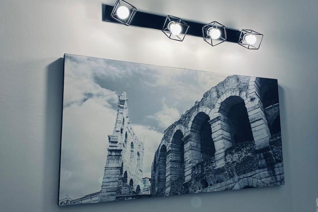 Sun Street Apartment เวโรนา ภายนอก รูปภาพ